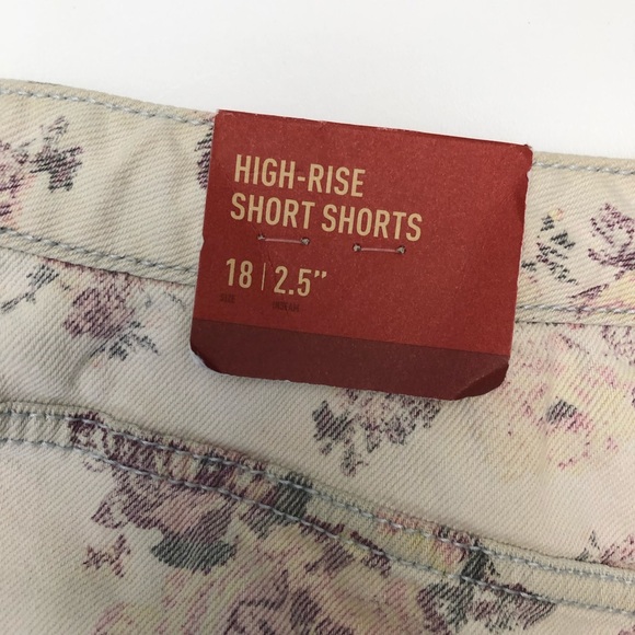 Mossimo Rosey Wash Cream Rose Print Frayed Shorts - Picture 6 of 8